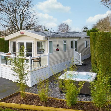 Noble Court Holiday Park Narberth Exterior foto