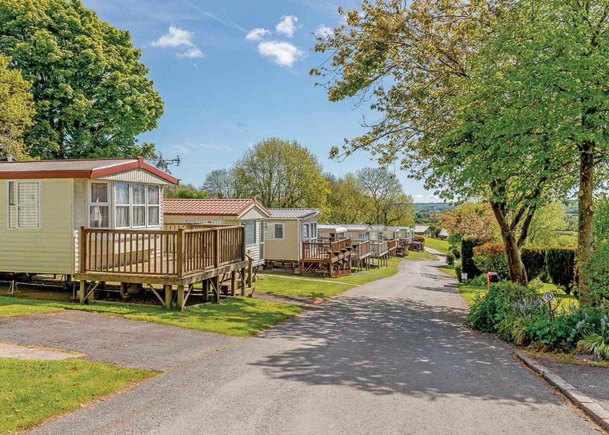 Noble Court Holiday Park Narberth Exterior foto