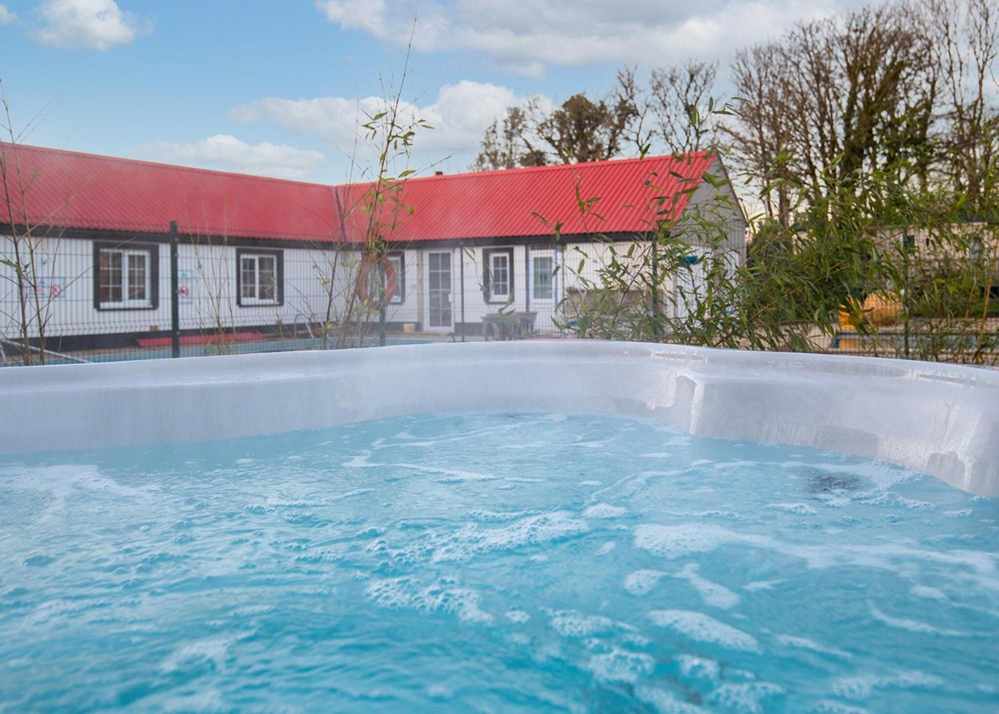 Noble Court Holiday Park Narberth Habitación foto